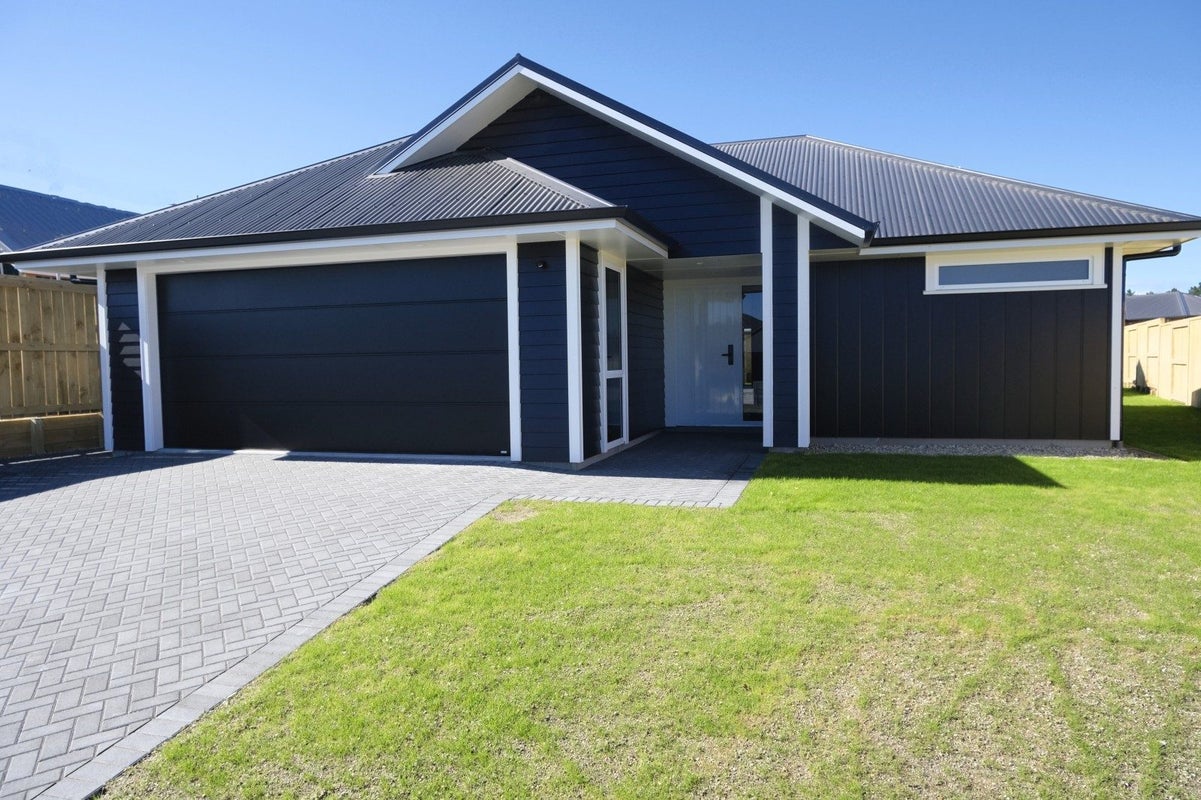 140 Harakeke Drive, Wharewaka, Taupo - Carousel 1