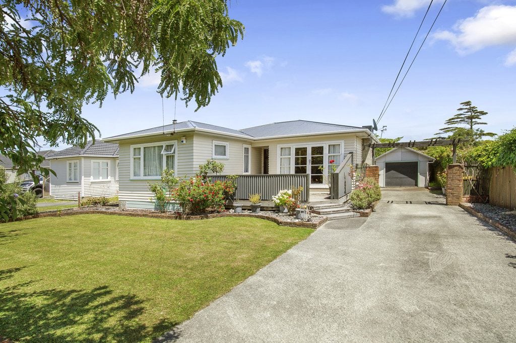 11 Frederick Street, Wainuiomata, Lower Hutt - Carousel 1