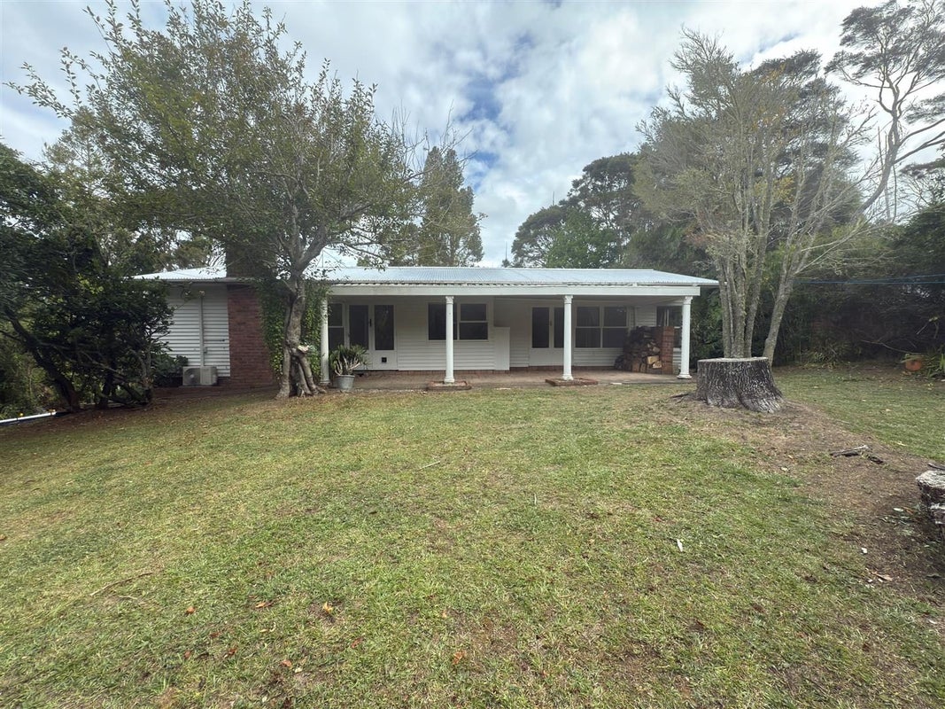 208 Godley Road, Titirangi, Auckland - Carousel 30