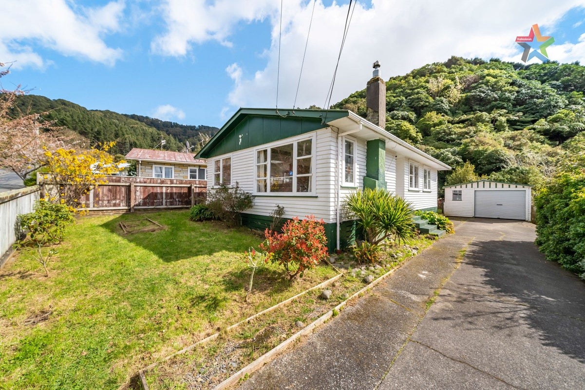 58 Lees Grove, Wainuiomata, Lower Hutt - Carousel 1