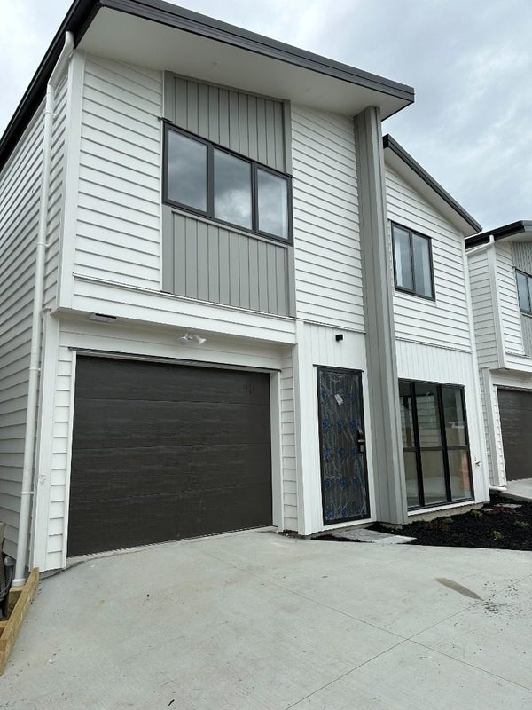11C Regency Place, Sunnynook, Auckland - Carousel 1