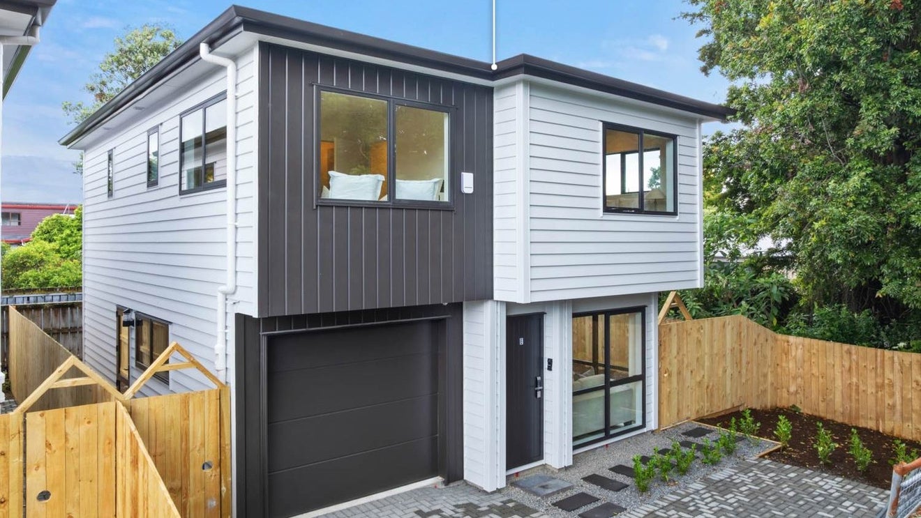 64 Stonex Road, Papatoetoe, Auckland - Carousel 1