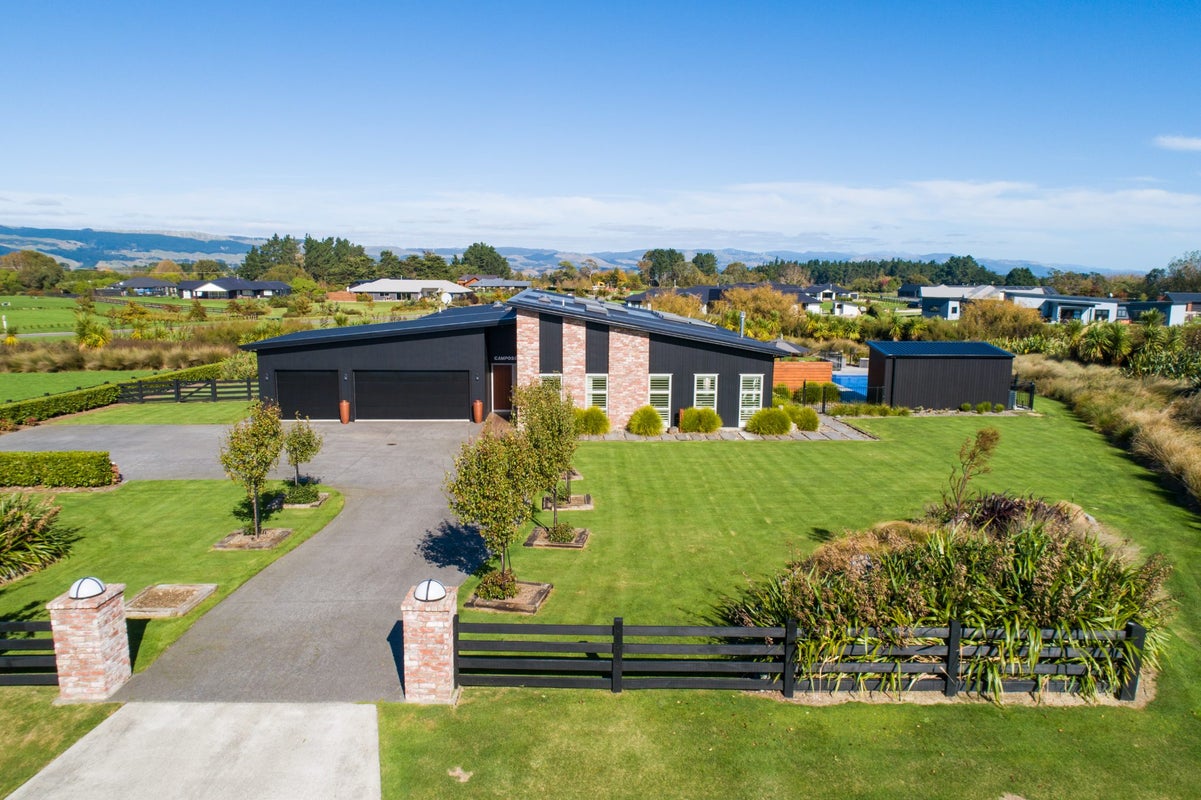 9 Paterson Lane, Kelvin Grove, Palmerston North - Carousel 2