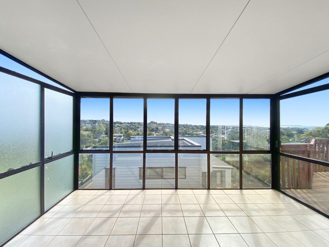 20 Galaxy Drive, Mairangi Bay, Auckland - Carousel 2