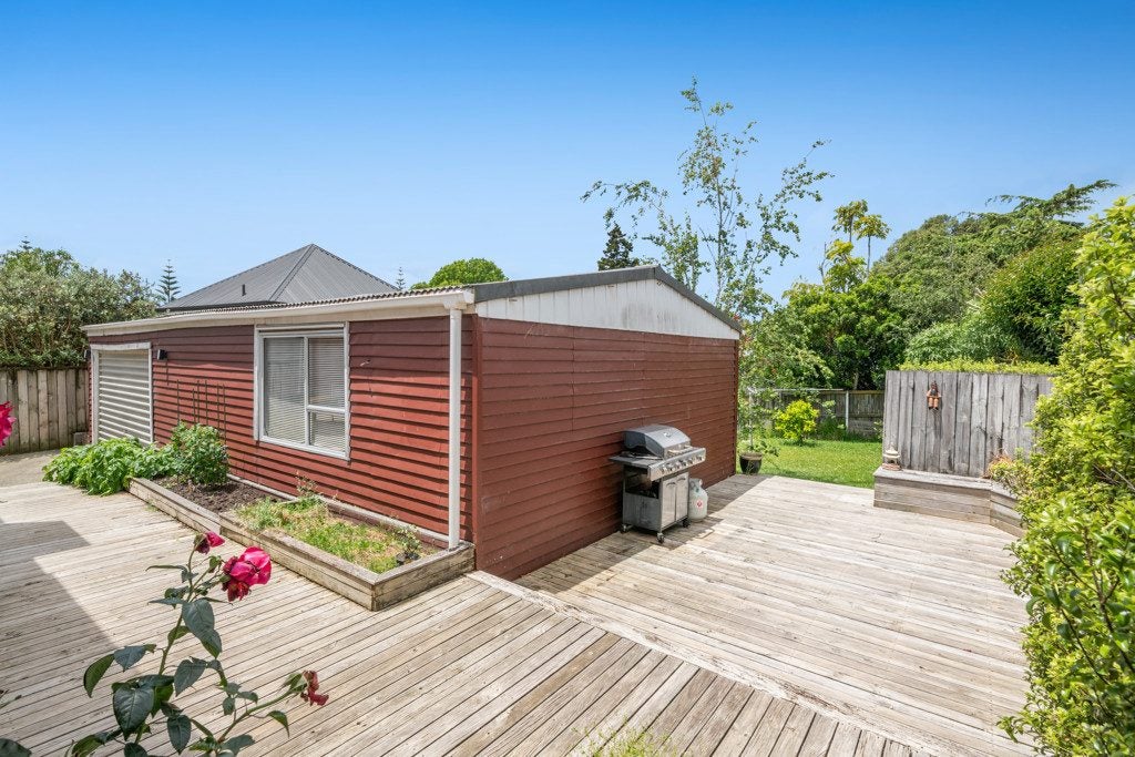 5 Normanton Street, Glenfield, Auckland - Carousel 2