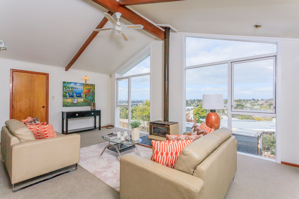 12 Cheval Drive, Totara Vale, Auckland - Carousel 2