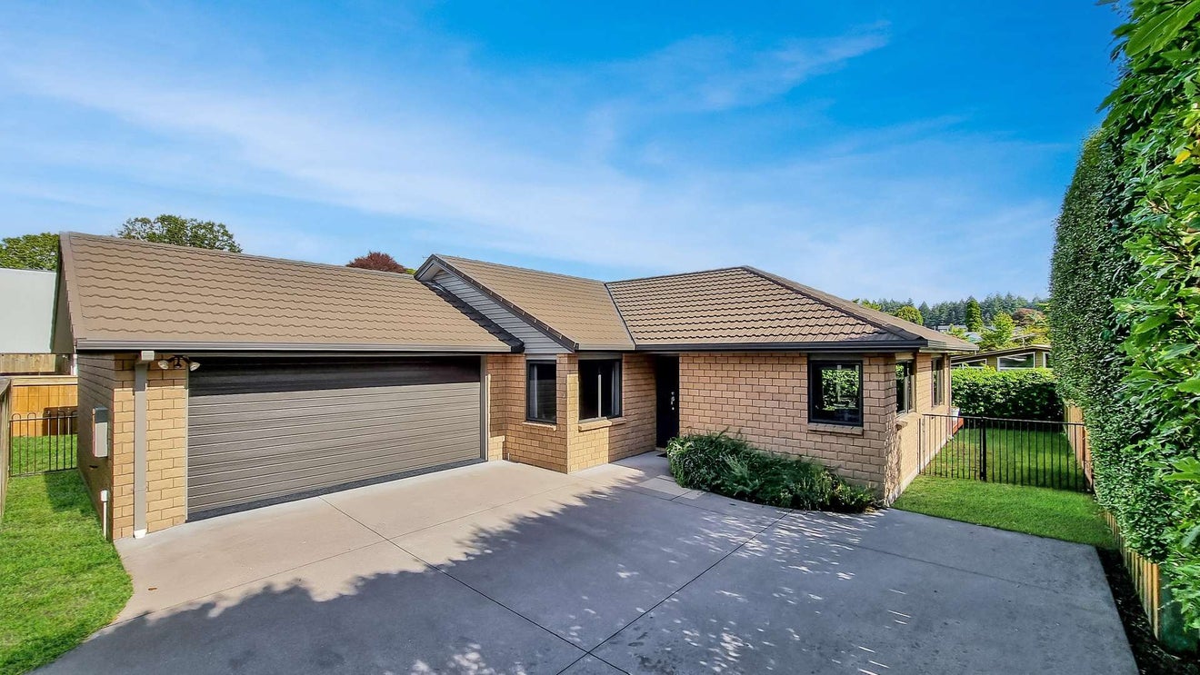 19A Iles Road, Lynmore, Rotorua - Carousel 1