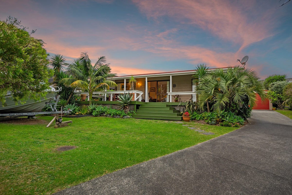 82 Omaha Drive, Warkworth - Carousel 1