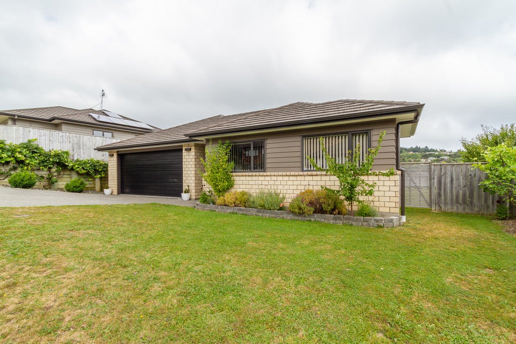 22 Speldhurst Grove, Stokes Valley, Lower Hutt - Carousel 1