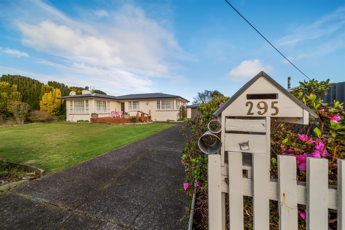 295 South Road, Hawera - Carousel 2