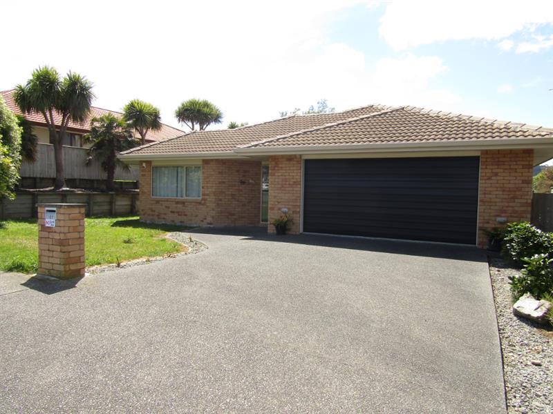 127 Kirton Drive, Riverstone Terraces, Upper Hutt - Carousel 1