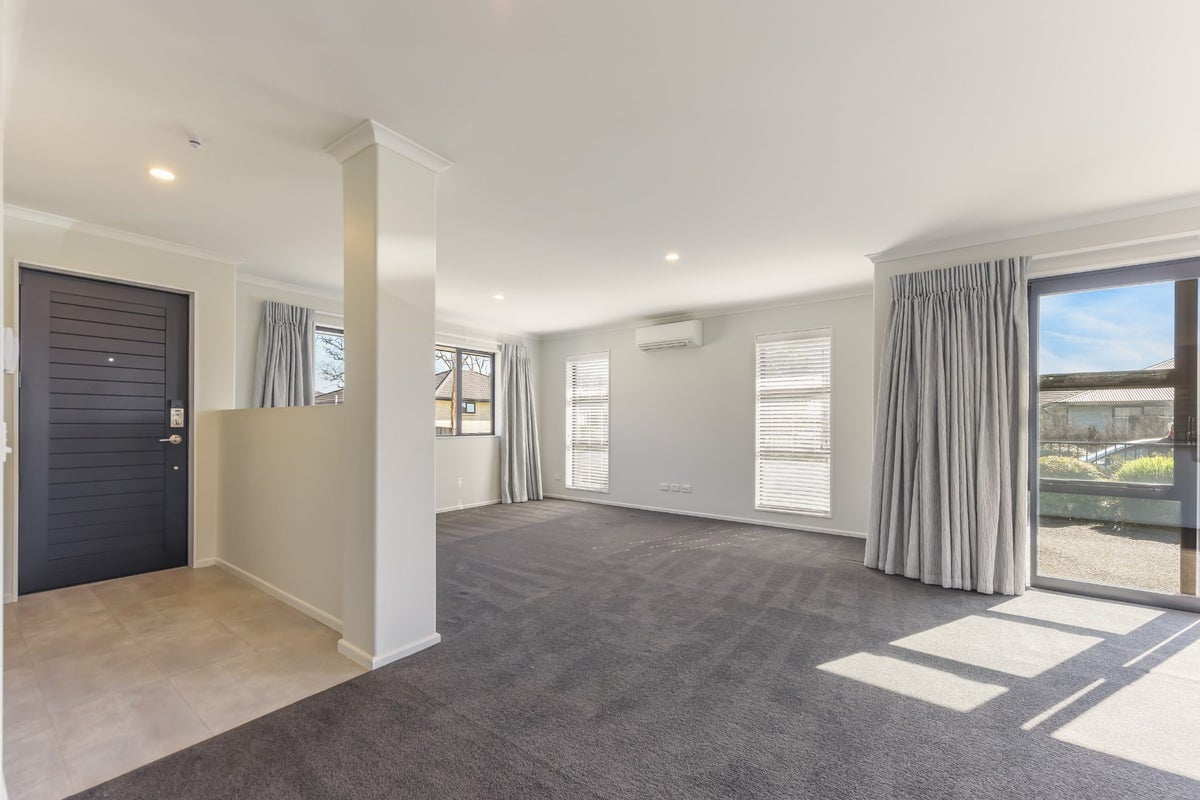 37 Malone CRES, Tasman - Carousel 2