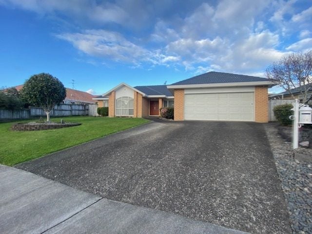 10 Castlemaine Close, Dannemora, Auckland - Carousel 2