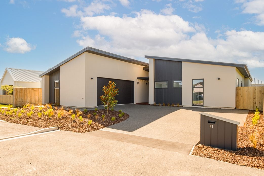 11 Baker Estate Lane, Halswell, Christchurch - Carousel 1