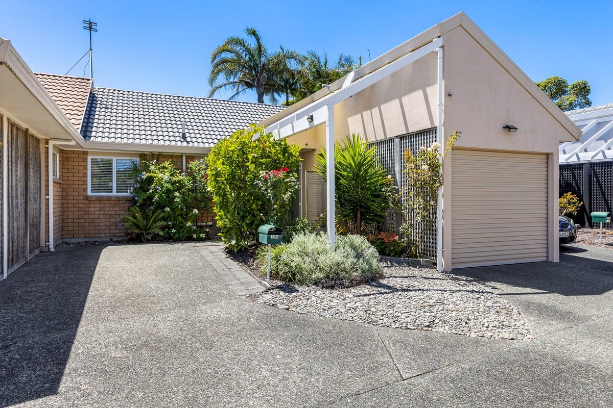 11A Central Park Drive, Te Atatu South, Auckland - Carousel 2