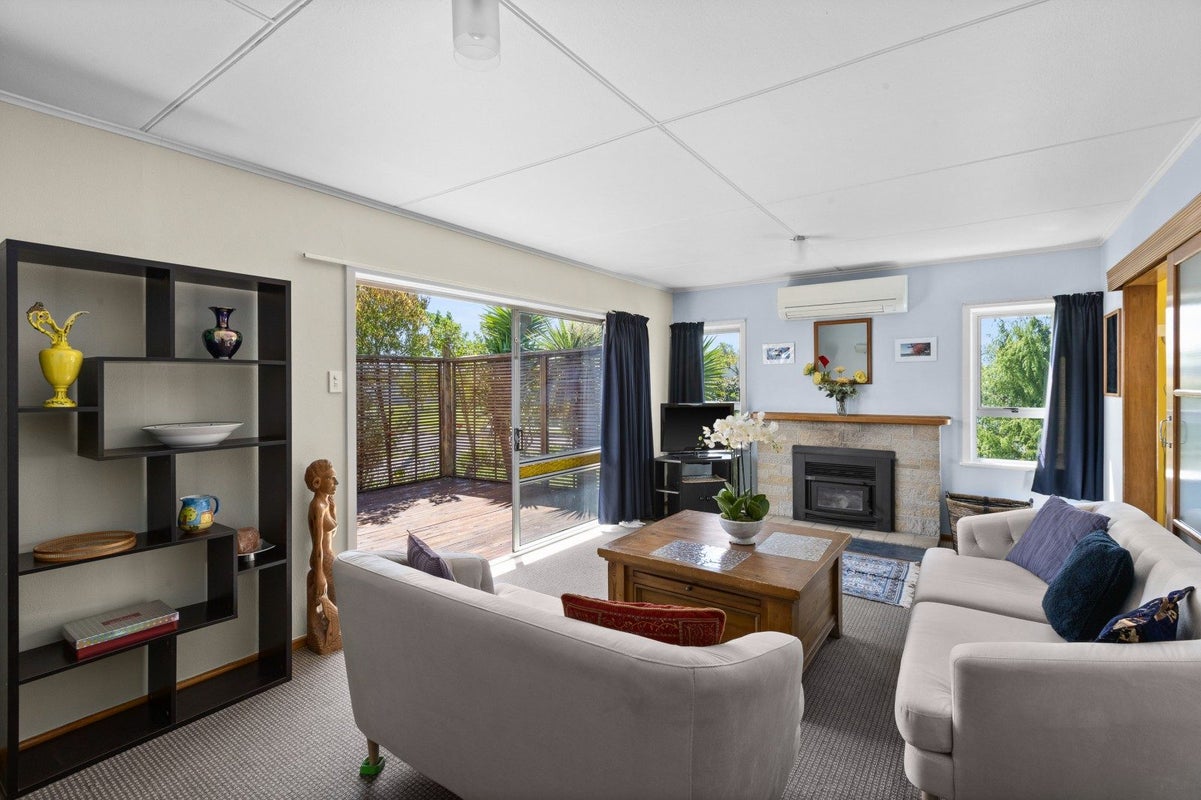 13 Hitchings Avenue, Onekawa, Napier - Carousel 1