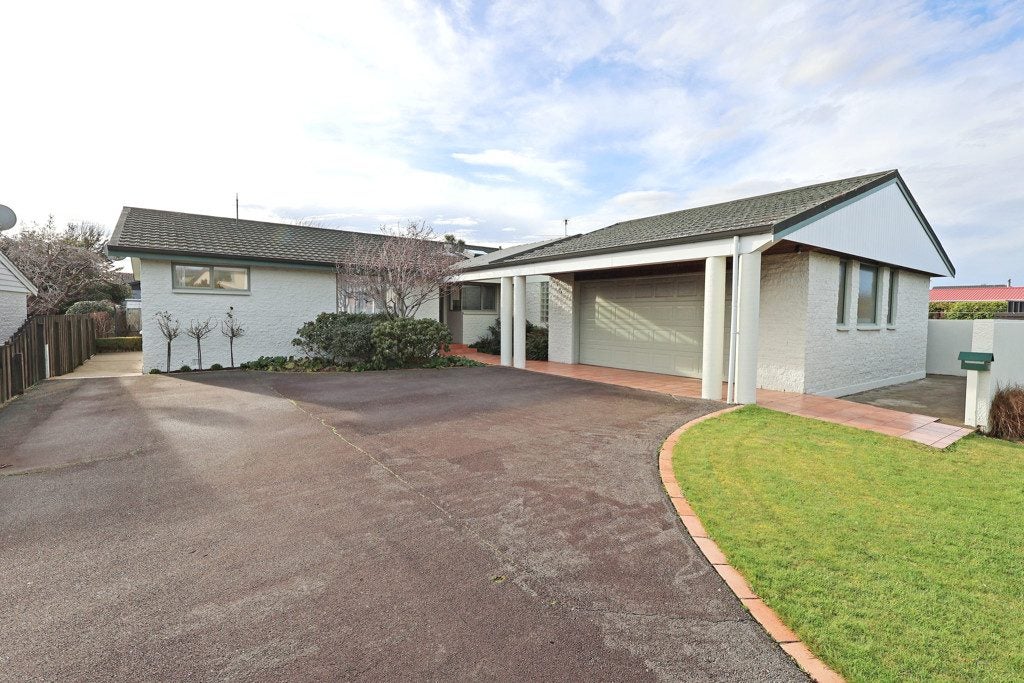 32 Cruickshank Crescent, Rosedale, Invercargill - Carousel 1