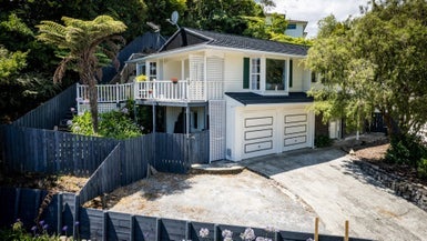 1A Gloucester Street, Silverstream, Upper Hutt - Carousel 1