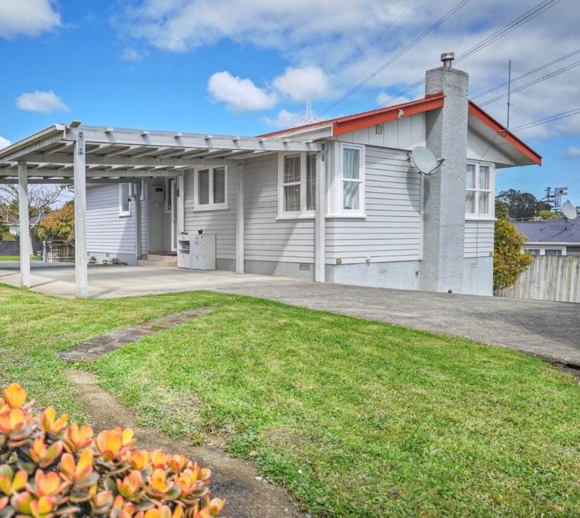 27 Swinburne Street, Blockhouse Bay, Auckland - Carousel 1