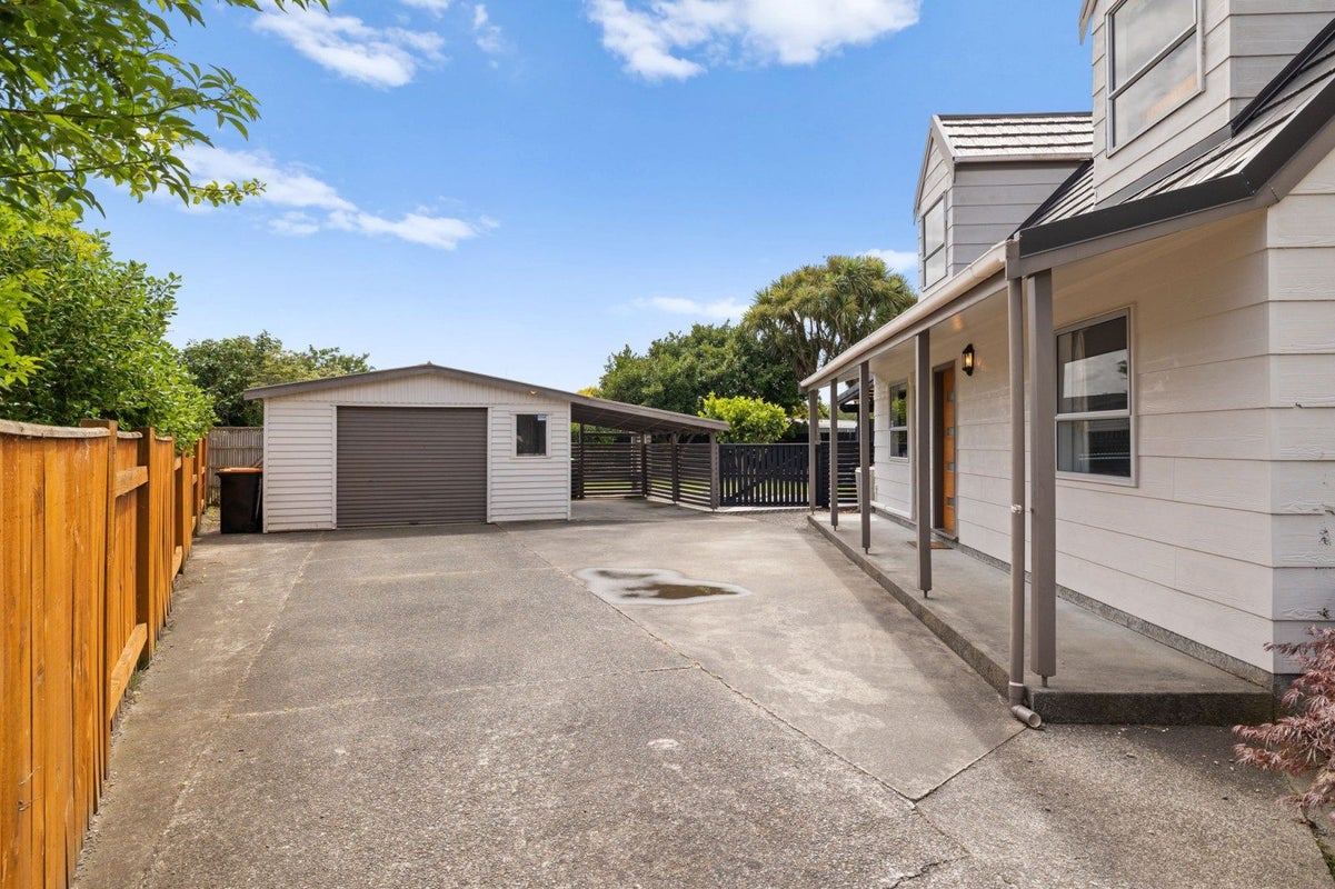 10 Humphries Place, Awapuni, Palmerston North - Carousel 25