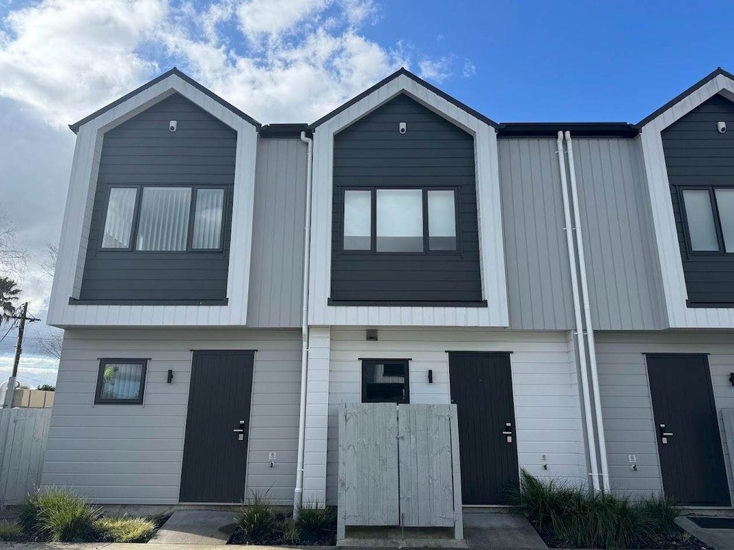 3/66 Swanson Road, Henderson, Auckland - Carousel 2