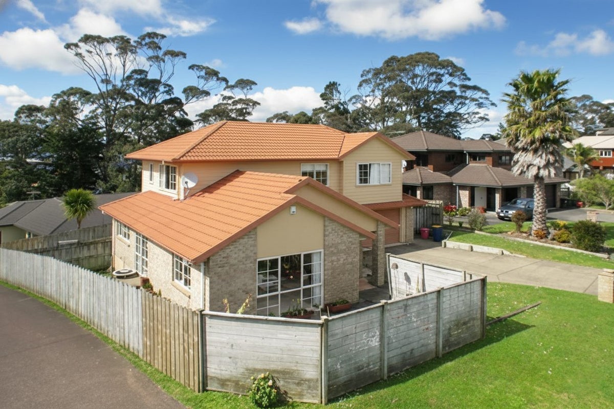 32 Lorikeet Place, Unsworth Heights, Auckland - Carousel 1