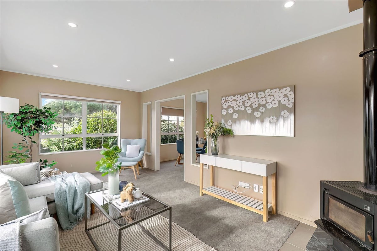 27 Hicks Close, Whitby, Porirua - Carousel 1