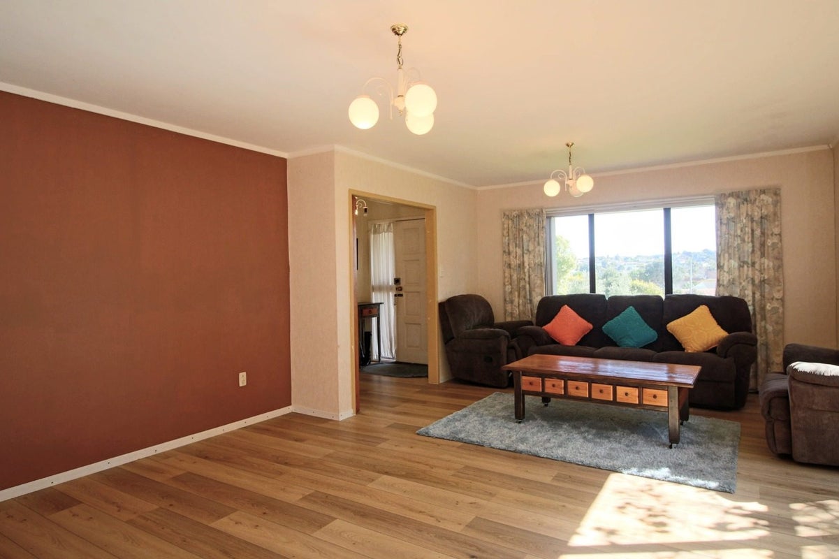 1/11 Malloy Place, Eastern Beach, Auckland - Carousel 2