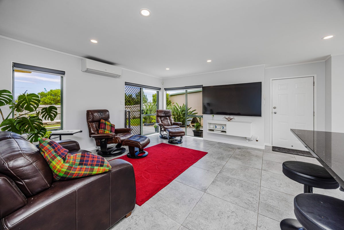 47 Davington Way, Burswood, Auckland - Carousel 2