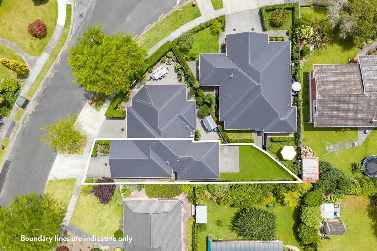 1/14 Hooker Avenue, Chedworth Park, Hamilton, Waikato - Carousel 3