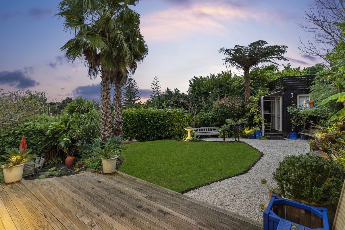 1/27 Tui Glen Road, Birkenhead, Auckland - Carousel 2