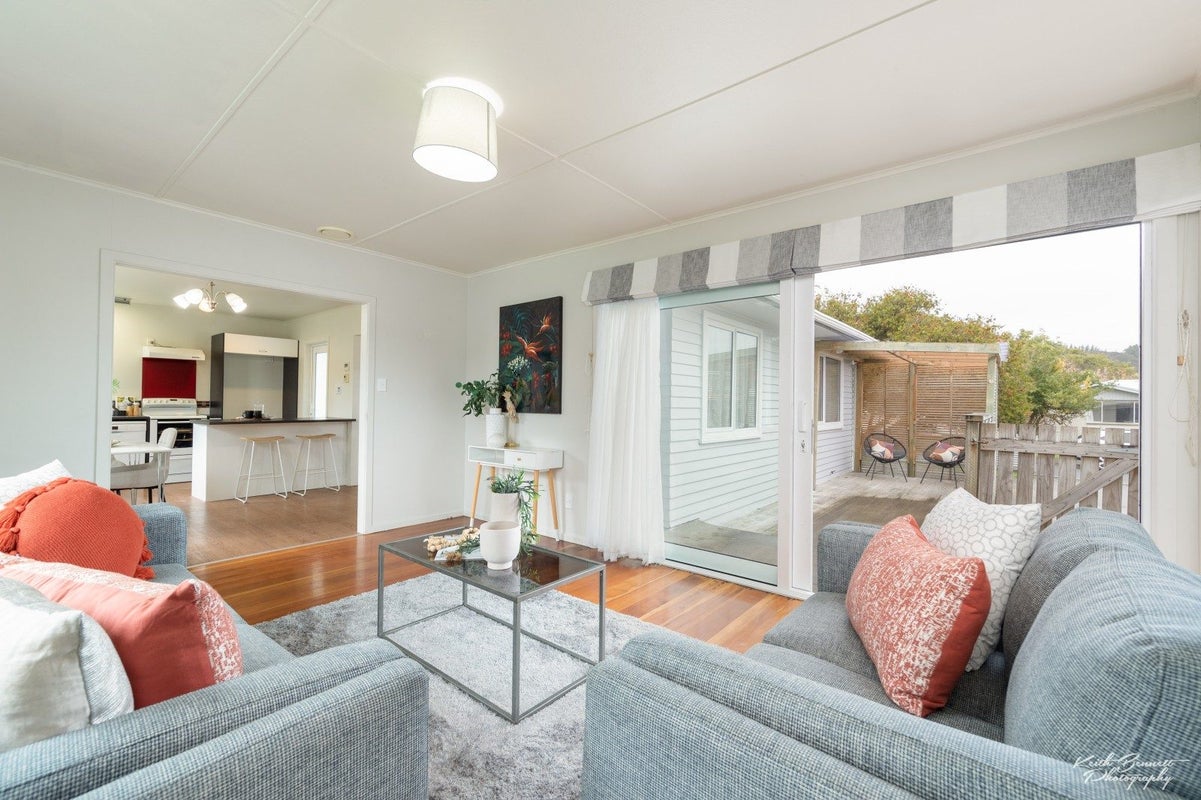 14 Prestige Place, Maoribank, Upper Hutt - Carousel 1