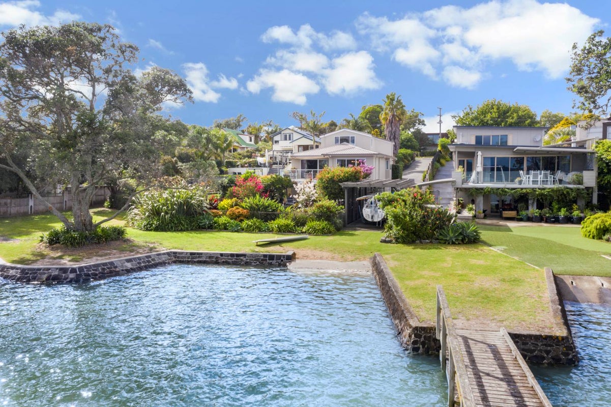 92 The Terrace, Herald Island, Auckland - Carousel 1
