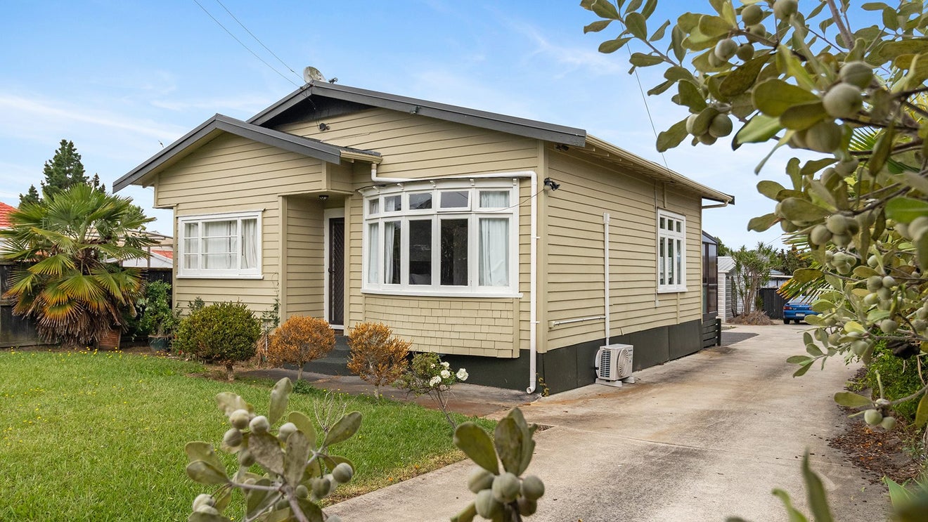 97 Taylor Street, Blockhouse Bay, Auckland - Carousel 1