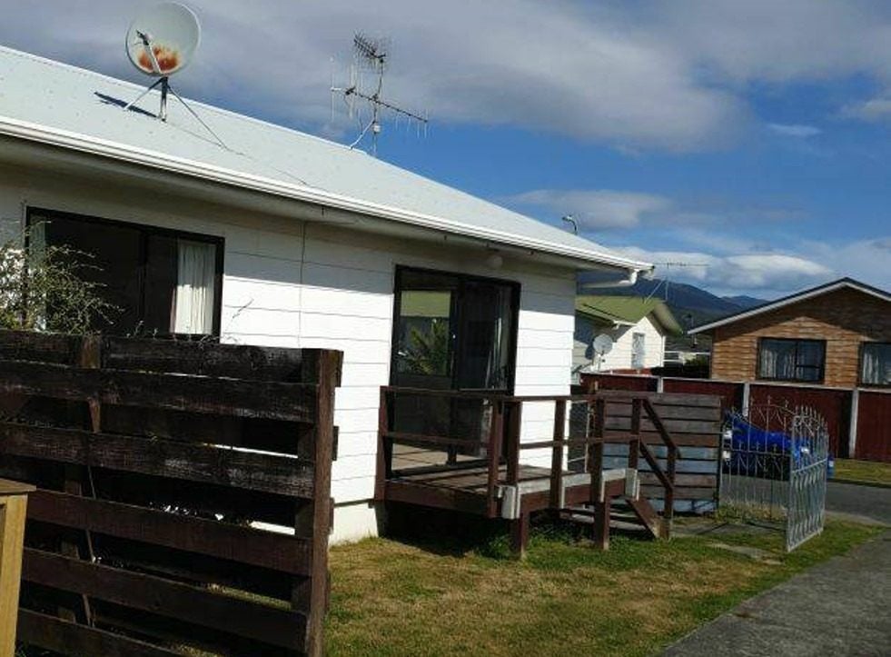 8A Weymouth Grove, Wainuiomata, Lower Hutt - Carousel 7