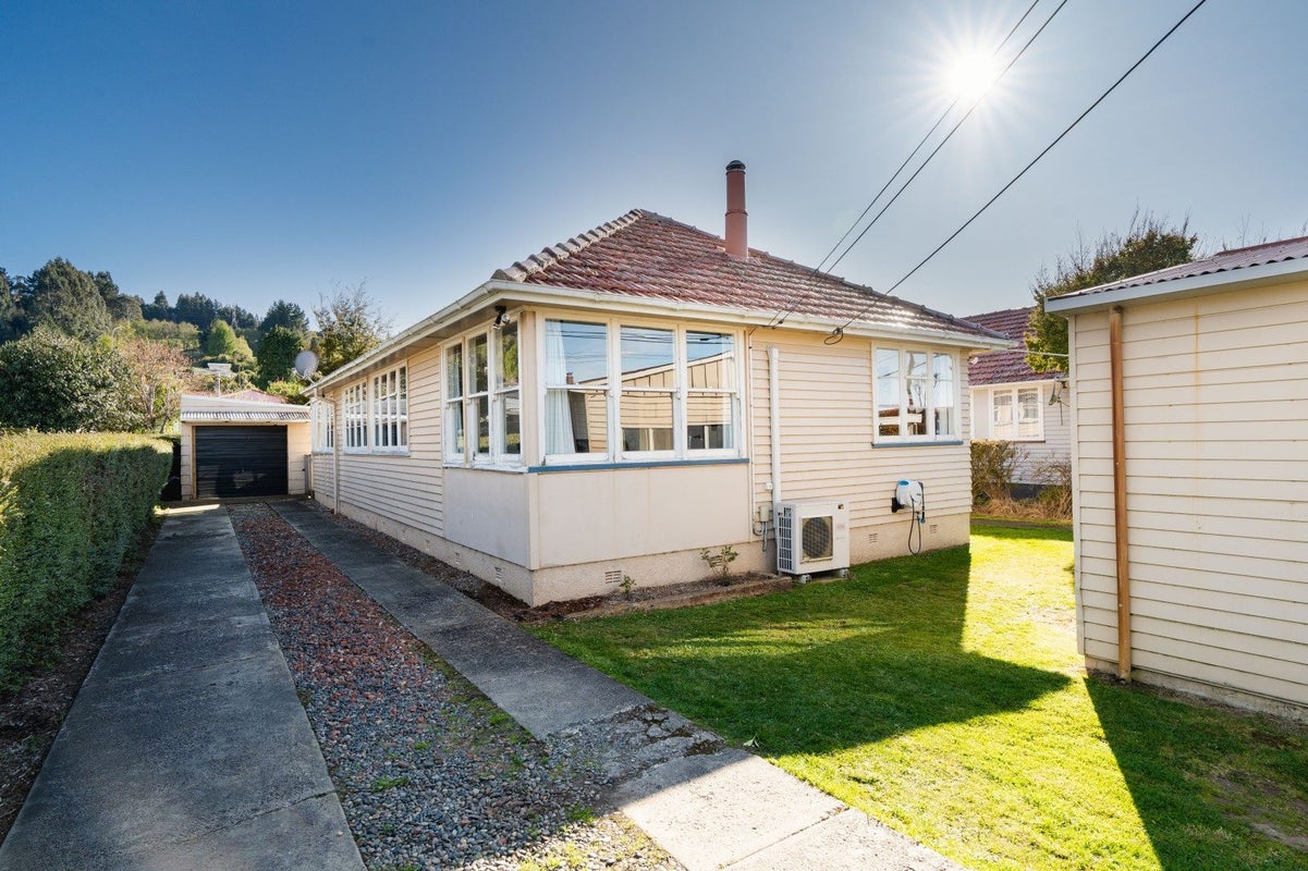 58 Balmain Street, Halfway Bush, Dunedin - Carousel 1