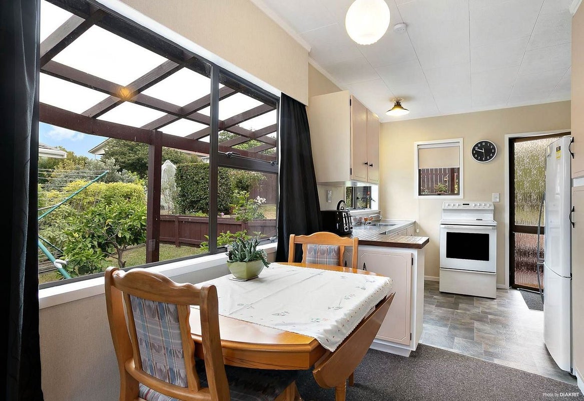 31 Trevola Street, New Windsor, Auckland - Carousel 1