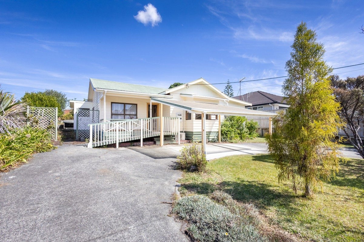 66 Parore Street, Dargaville - Carousel 1