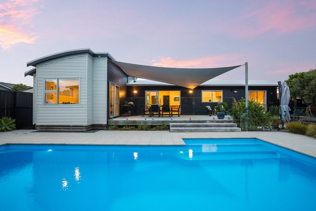 141 Field Way, Waikanae Beach, Waikanae - Carousel 1