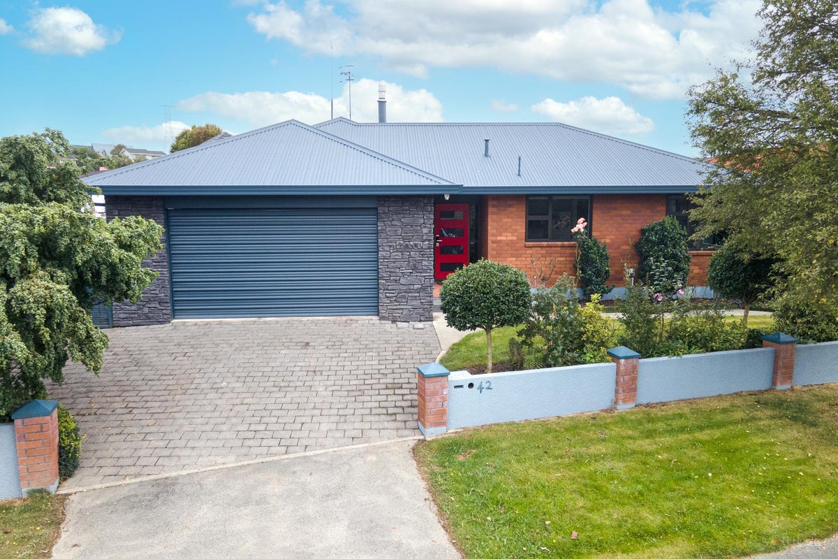 42 Murchison Drive, Gleniti, Timaru - Carousel 1