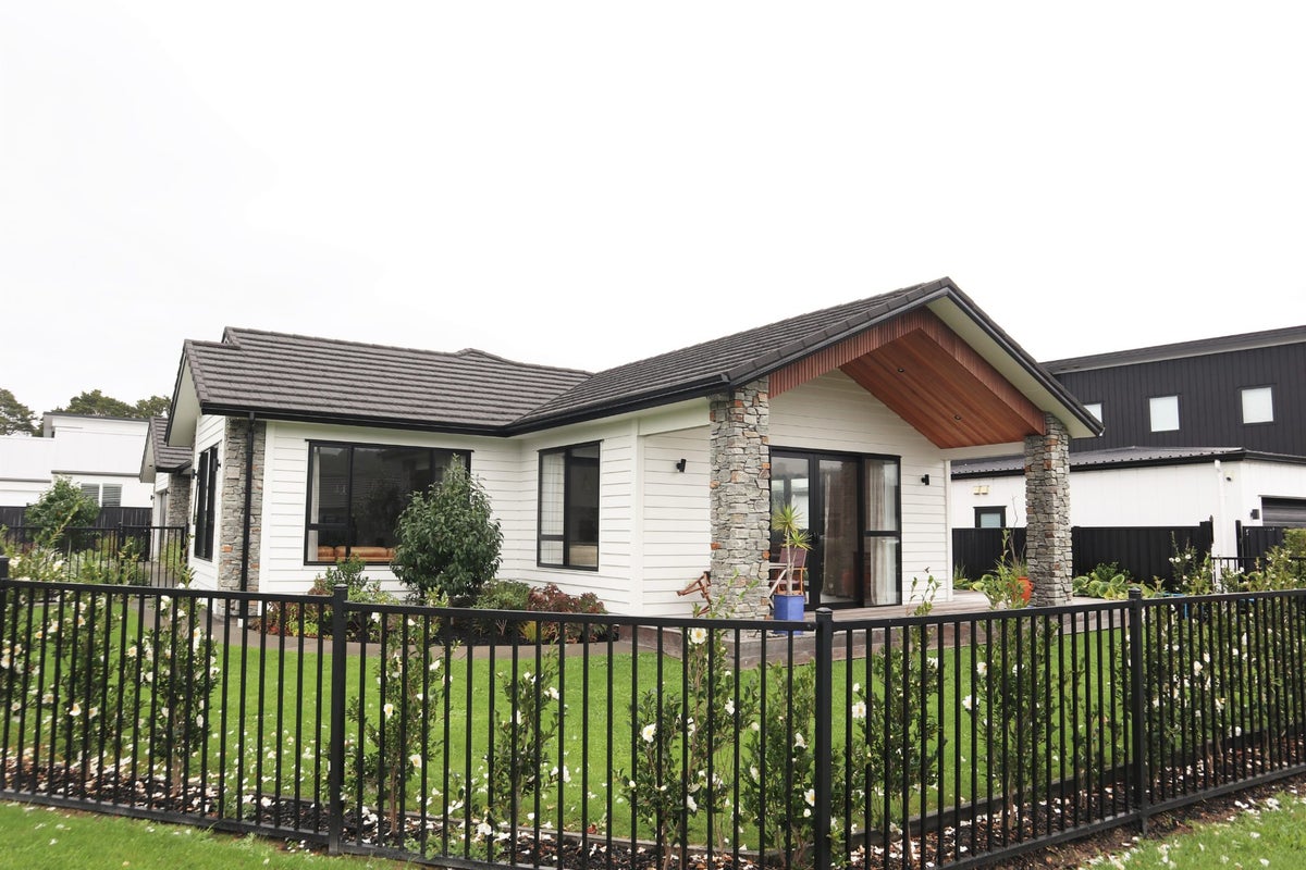 1 Vogwill Road, Kumeu - Carousel 21