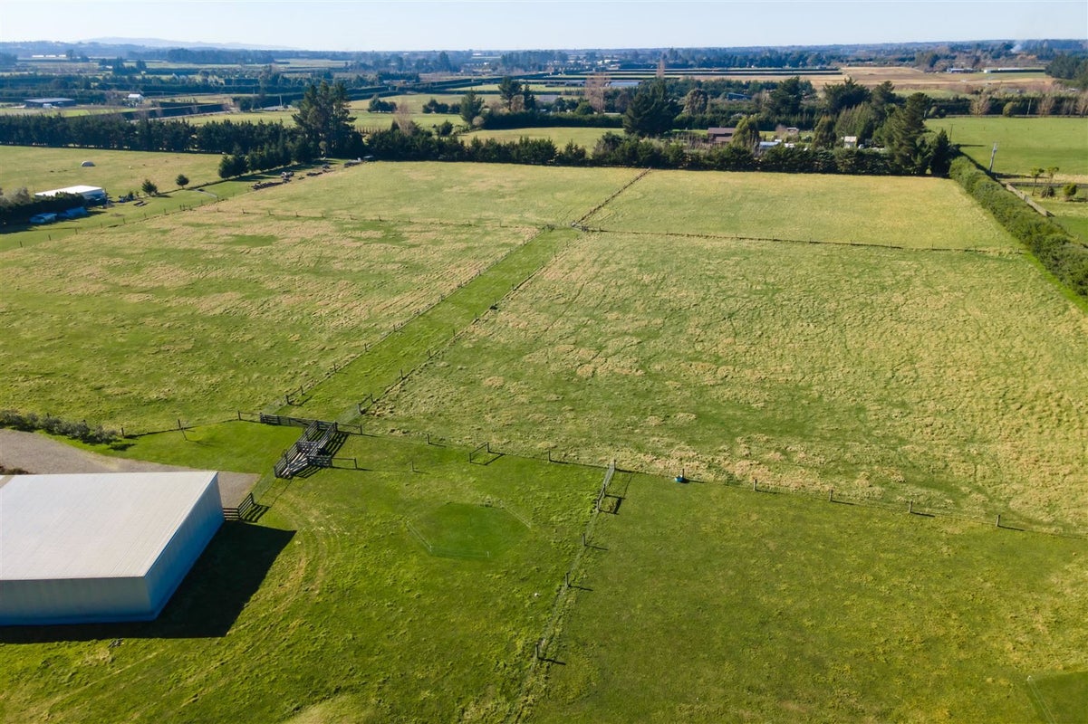 577 Oxford Road, Fernside, Rangiora - Carousel 35
