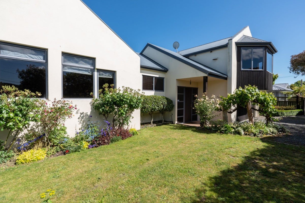 1/15 Weka Road, Waipahihi, Taupo - Carousel 1