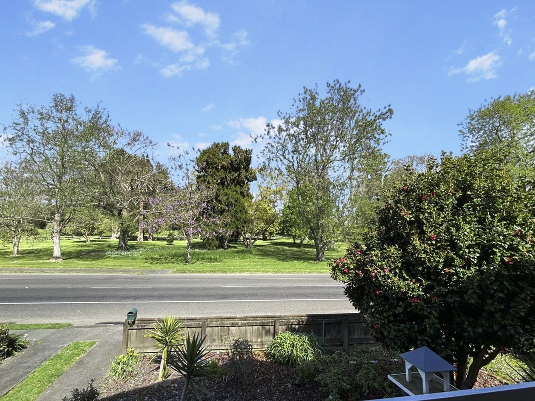 69A Anzac Parade, Whanganui East, Whanganui - Carousel 16