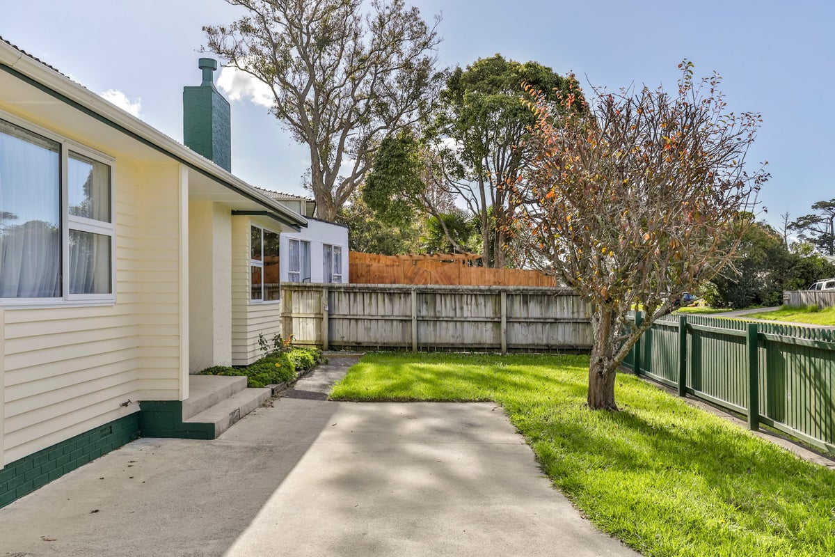 53 Ennis Avenue, Pakuranga Heights, Auckland - Carousel 2