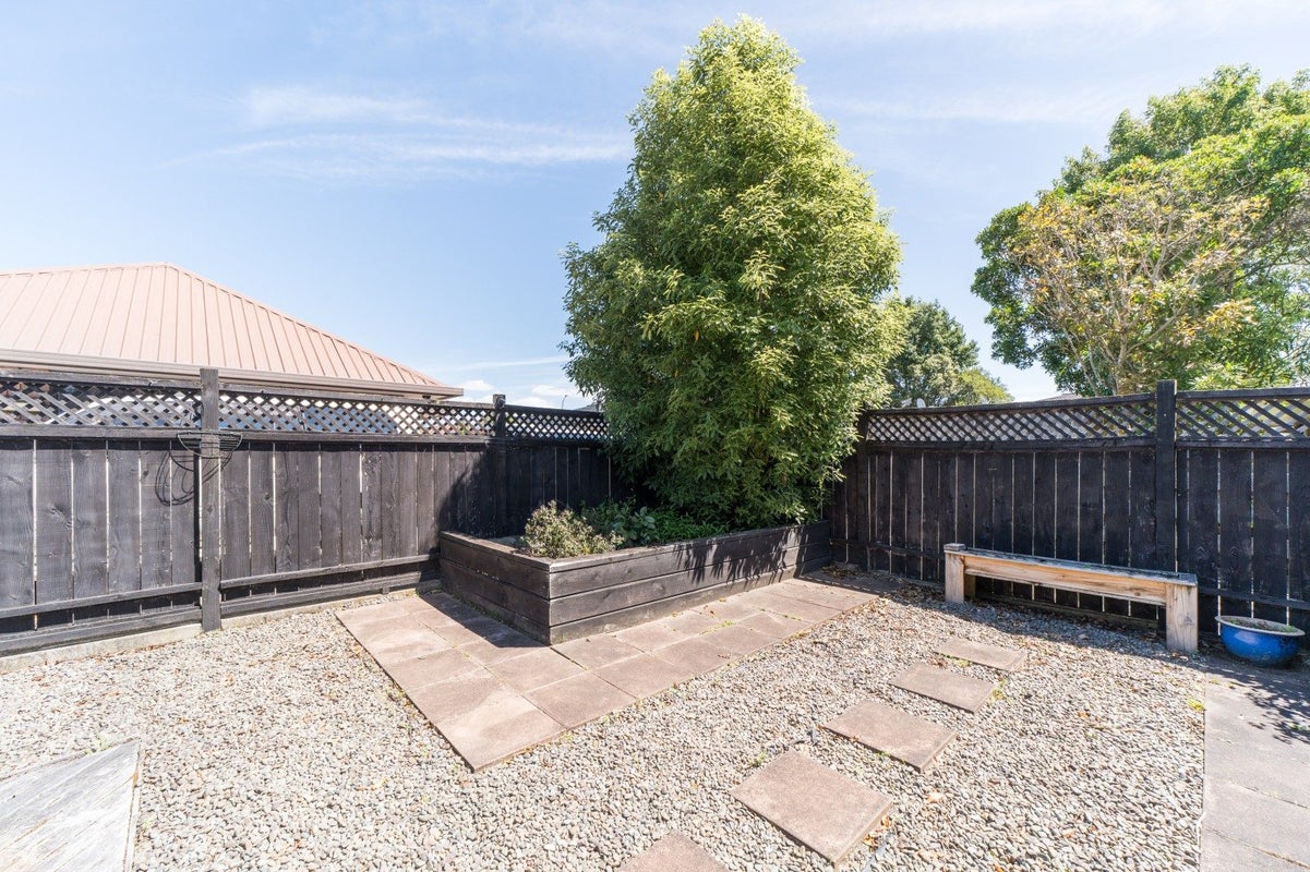 3 Silverdale Court, Terrace End, Palmerston North - Carousel 16