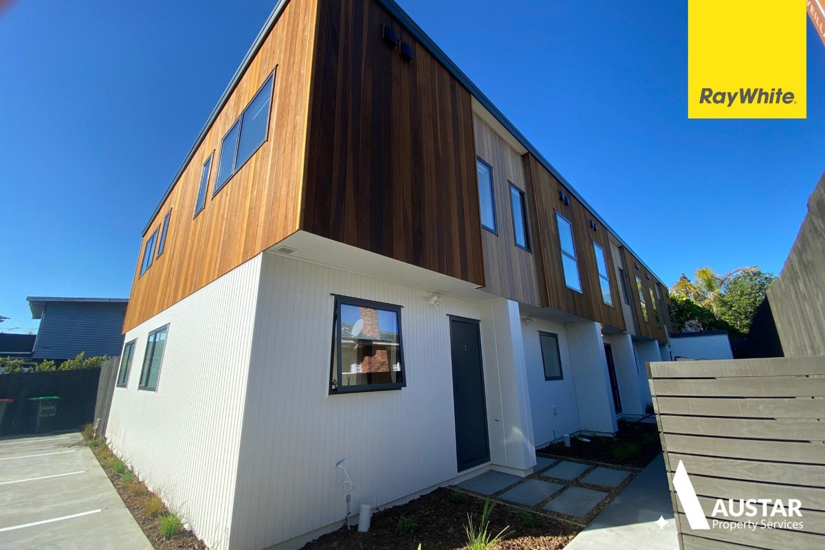 3/169 Beach Haven Road, Beach Haven, Auckland - Carousel 1