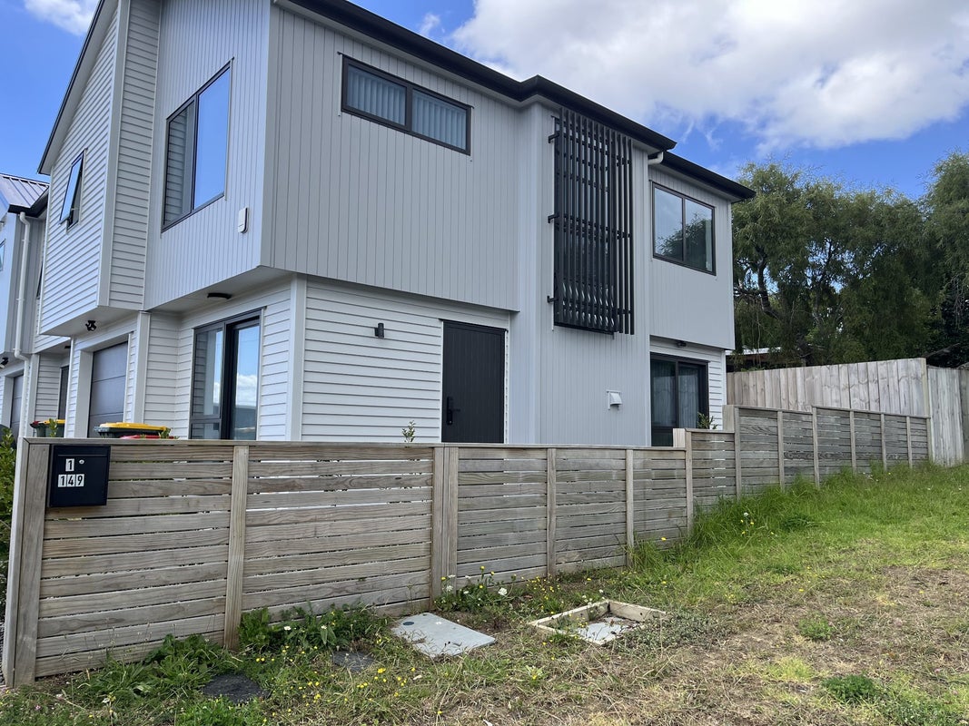 1/149 Tirimoana Road, Te Atatu South, Auckland - Carousel 1