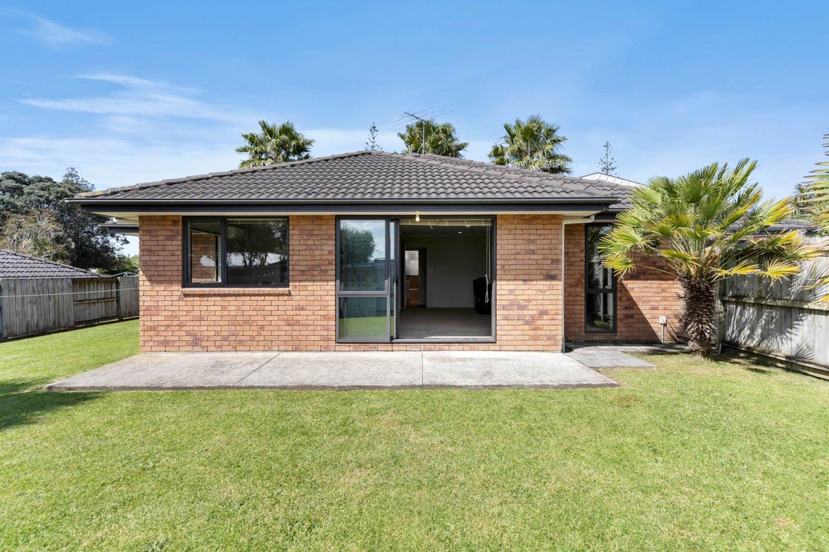 11C Antalya Place, Manurewa, Auckland - Carousel 2