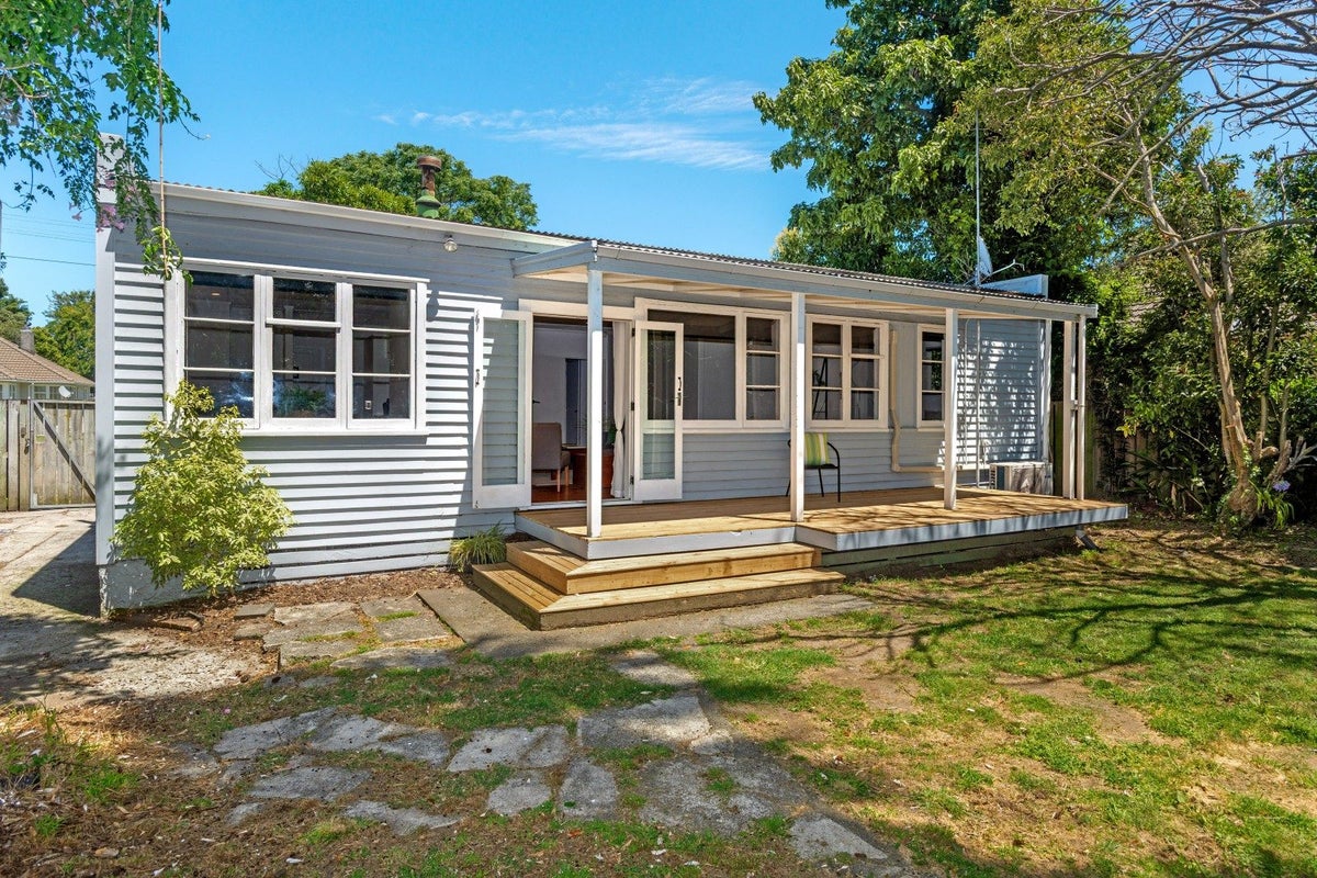 20 Miro Street, Elgin, Gisborne - Carousel 1
